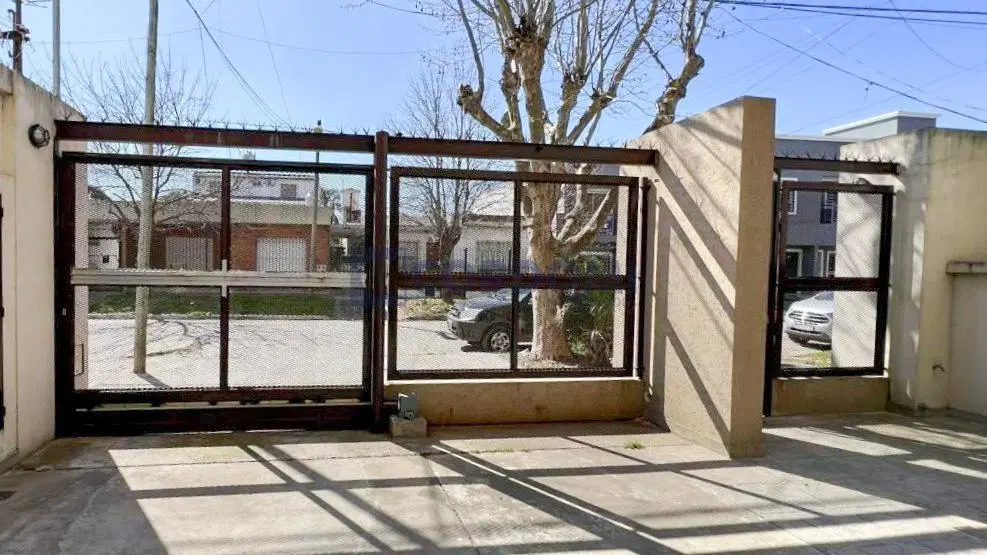 Venta Departamento en Quilmes Oeste de 2 ambientes con cochera 2