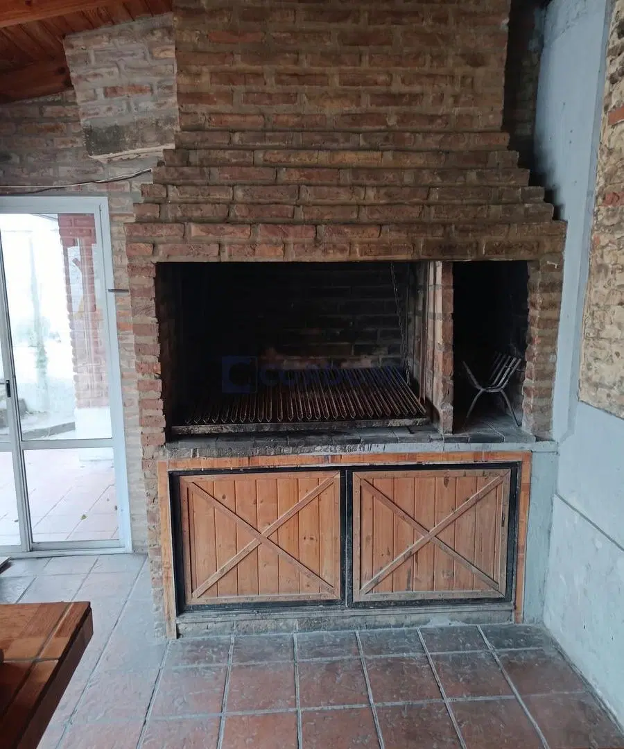 Venta de Casa en Quilmes Oeste 2 viviendas a 2 cuadras de Av Calchaquí y 12 de Octubre 4