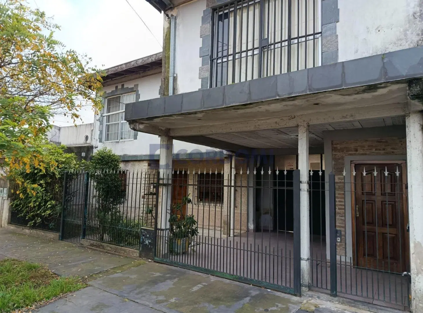Venta de Casa en Quilmes Oeste 2 viviendas a 2 cuadras de Av Calchaquí y 12 de Octubre 2