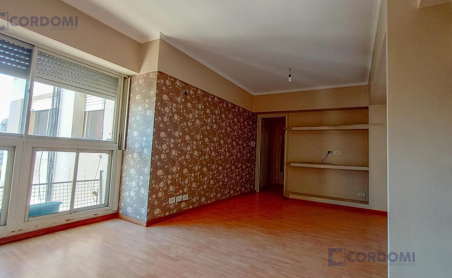 Foto de Alquiler Departamento en Lanús Oeste Semipiso de 3 ambientes al, imagen 2