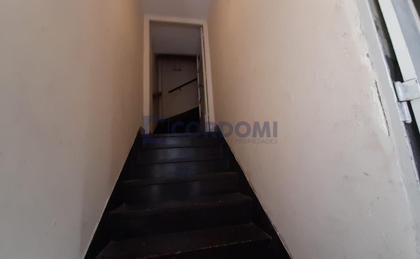 Foto de Venta de PH en Lanús de 3 ambientes con Garaje y Terraza Propia a 1, imagen 2