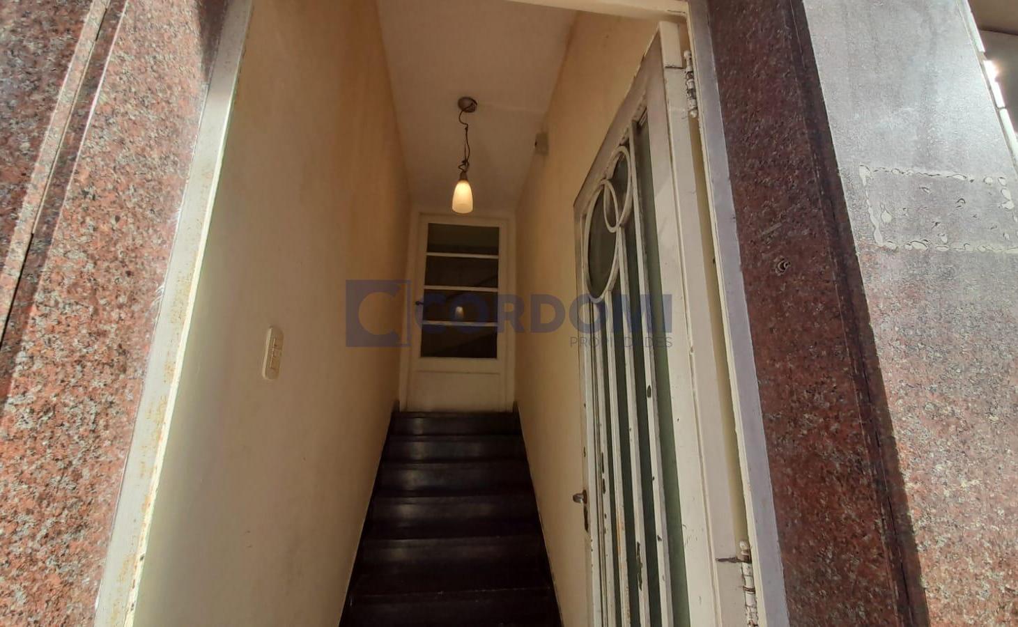 Foto de Venta de PH en Lanús de 3 ambientes con Garaje y Terraza Propia a 1, imagen 4