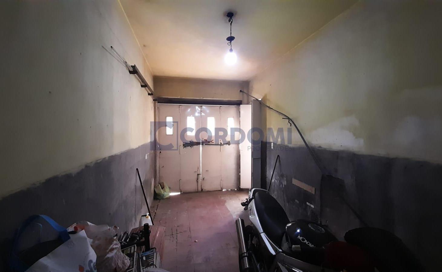 Foto de Venta de PH en Lanús de 3 ambientes con Garaje y Terraza Propia a 1, imagen 3