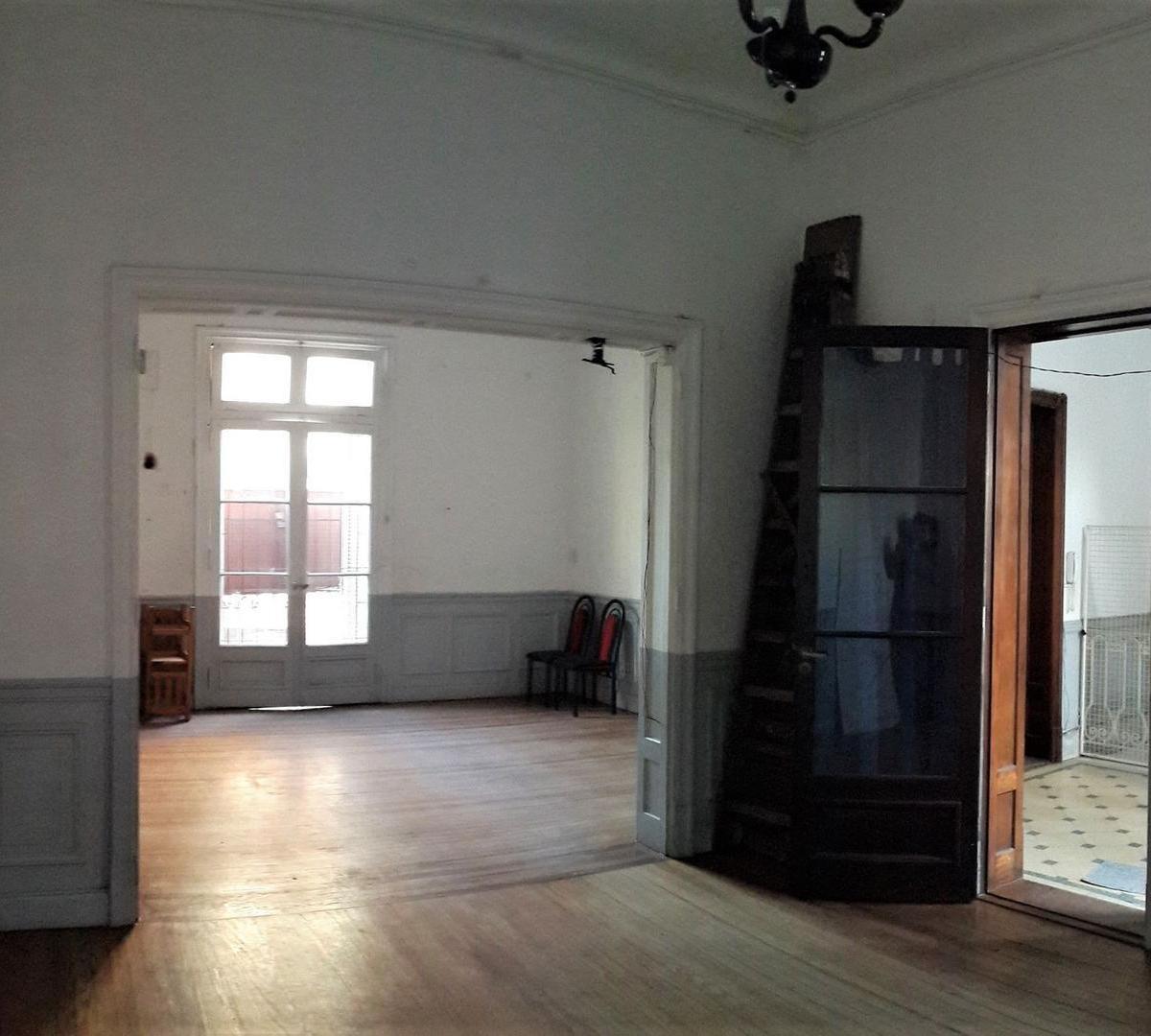 Edificio a Reciclar en Venta Sobre Av San Pedrito, Flores, de 225,68 m² 2