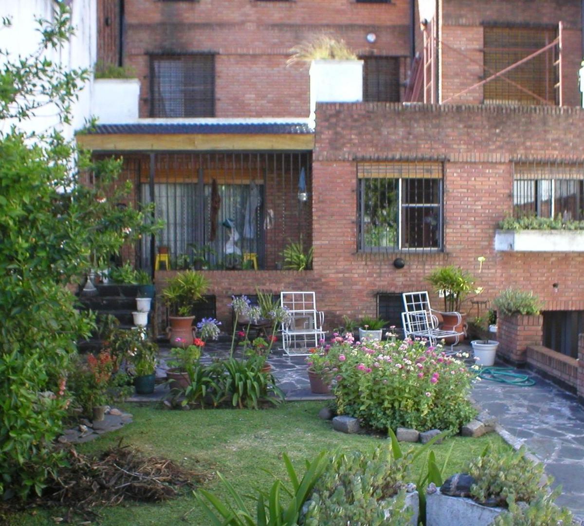 Casona Tipo Chalet Excelente Ubicacion en Flores 4