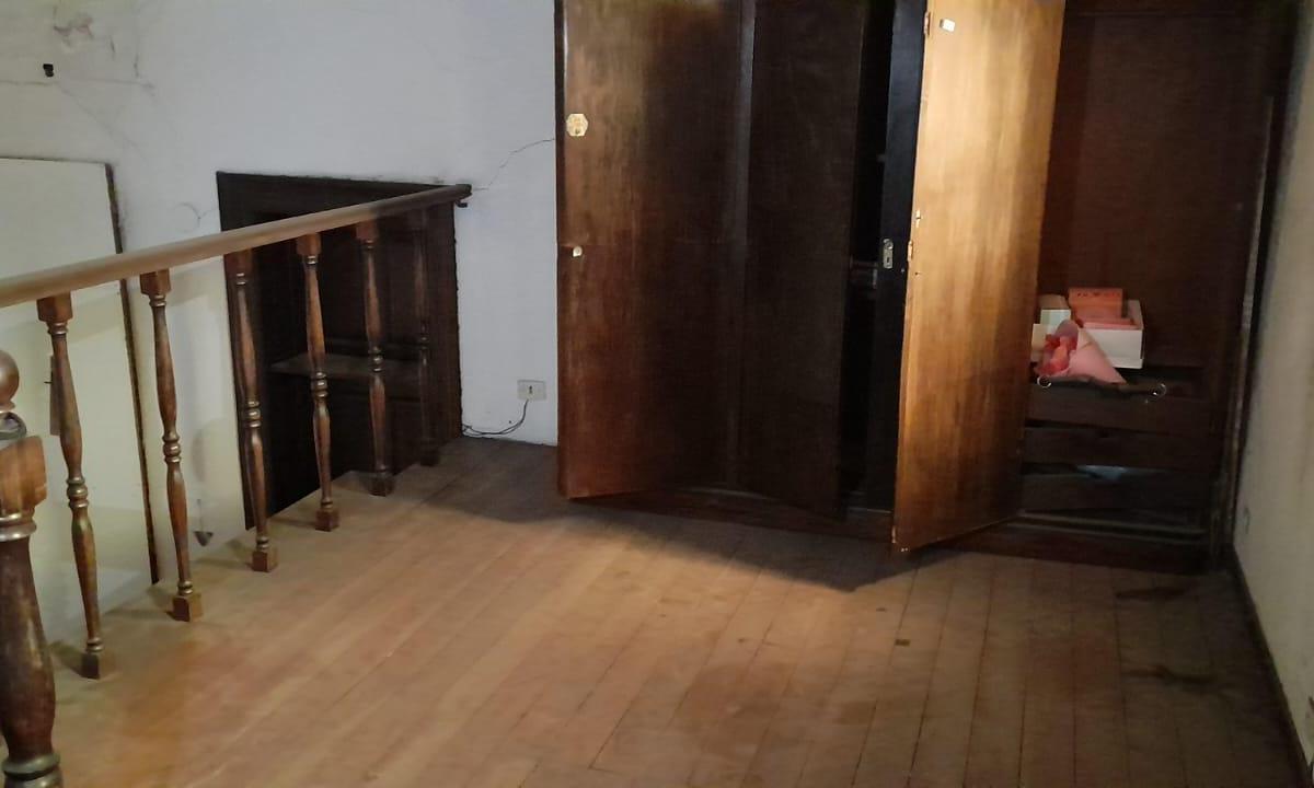 PH en El Primer Piso por Escalera con 6 Dorm. 3 Baños Para Refaccionar 1