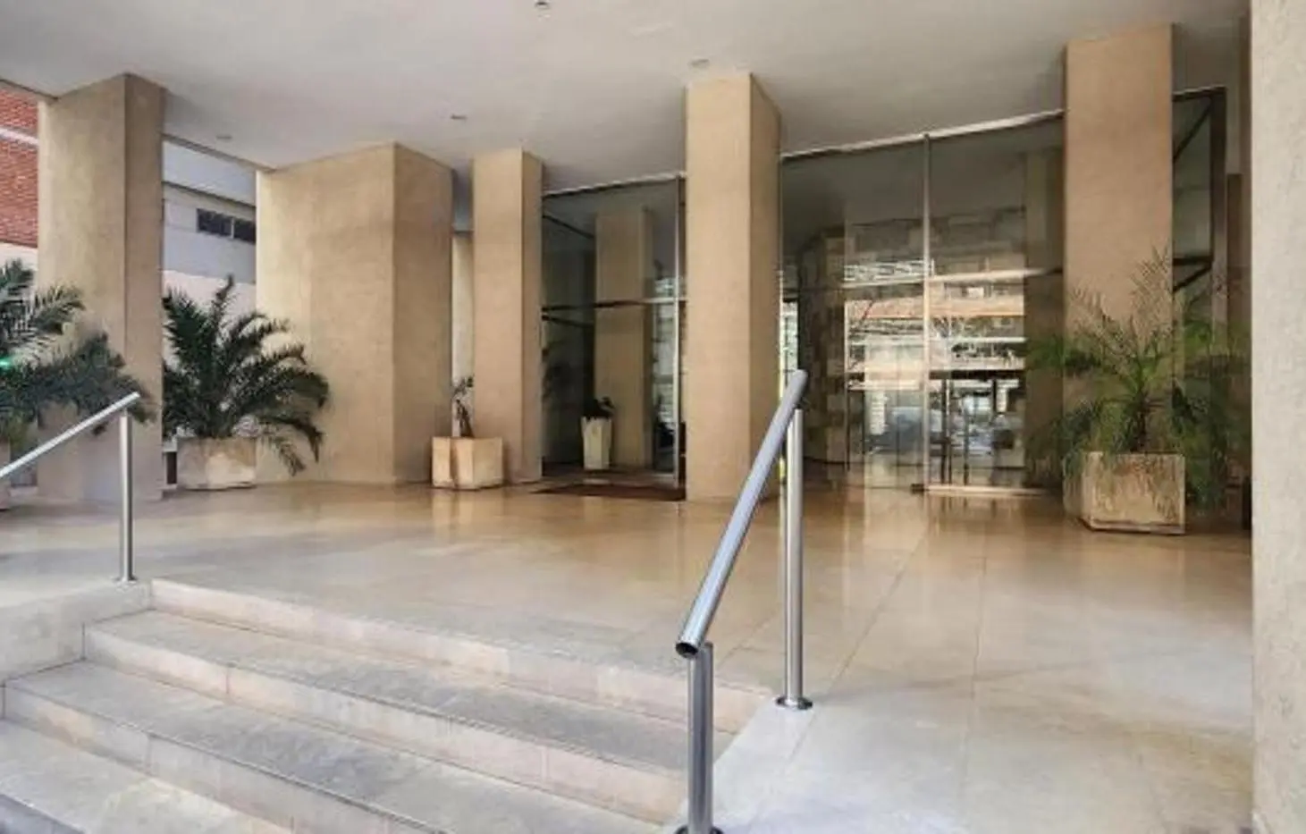 VENTA DEPARTAMENTO DE CATEGORIA EN TORRE PLAZA AUSTRIA 3
