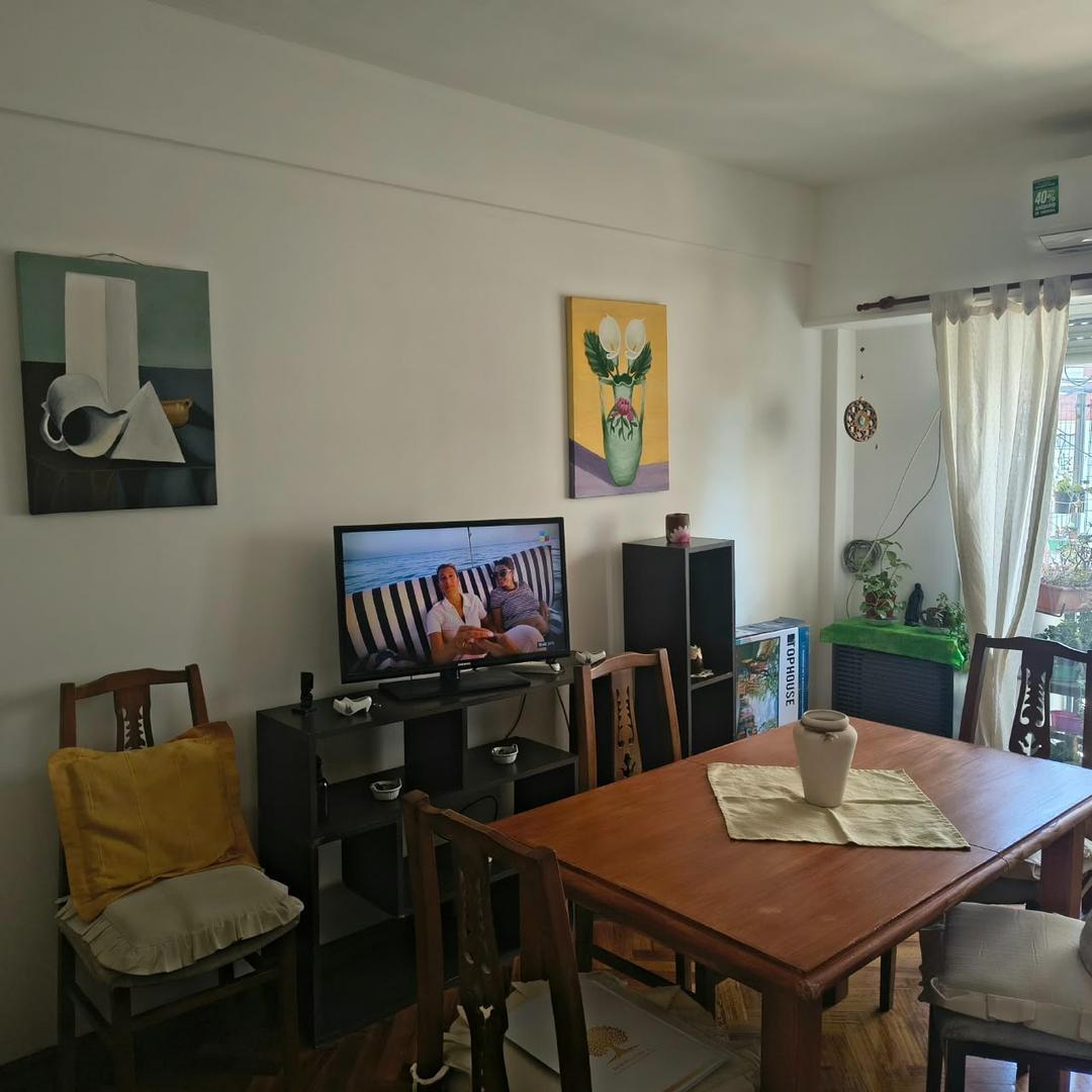 Foto de VENTA DEPARTAMENTO CENTRO "LANUSITA" MUY LUMINOSO CFTE., imagen 2