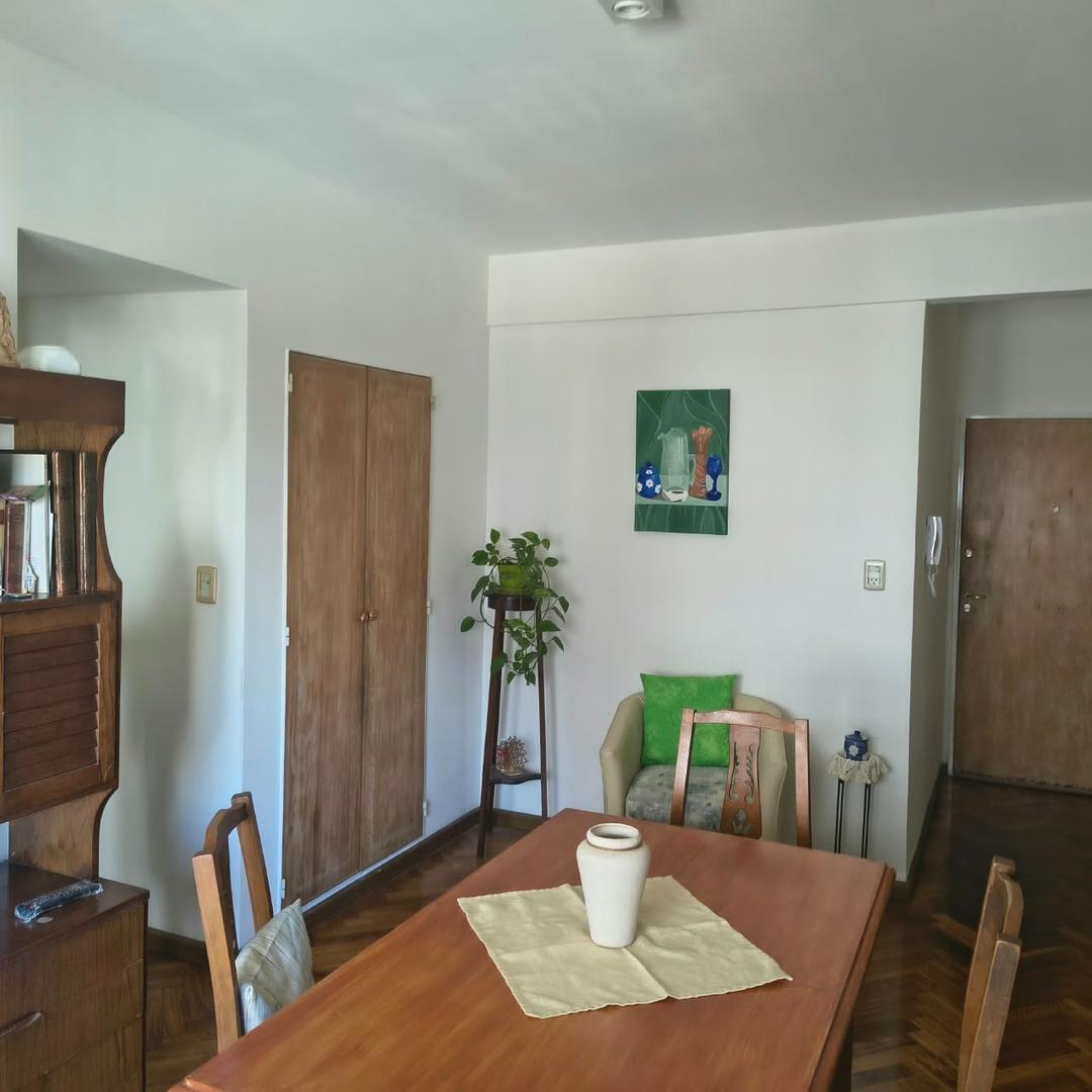 Foto de VENTA DEPARTAMENTO CENTRO "LANUSITA" MUY LUMINOSO CFTE., imagen 3
