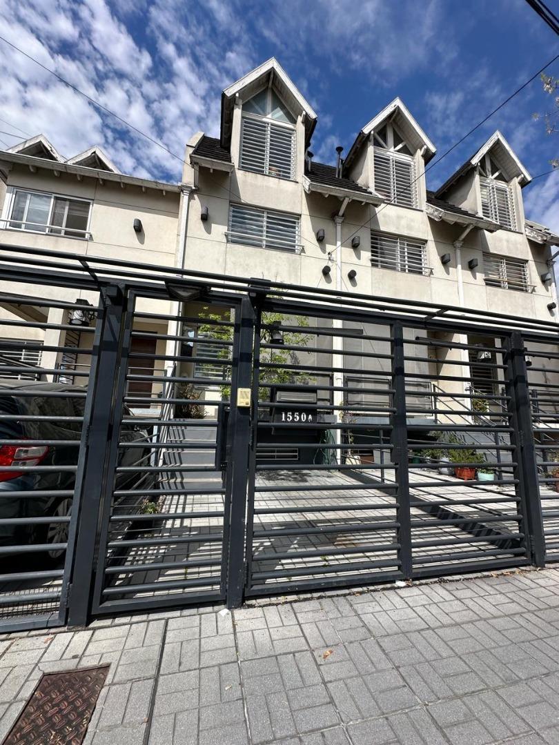 Foto de VENTA TRIPLEX- 5 AMBIENTES, 3 BAÑOS, 1 COCHERA, imagen 1