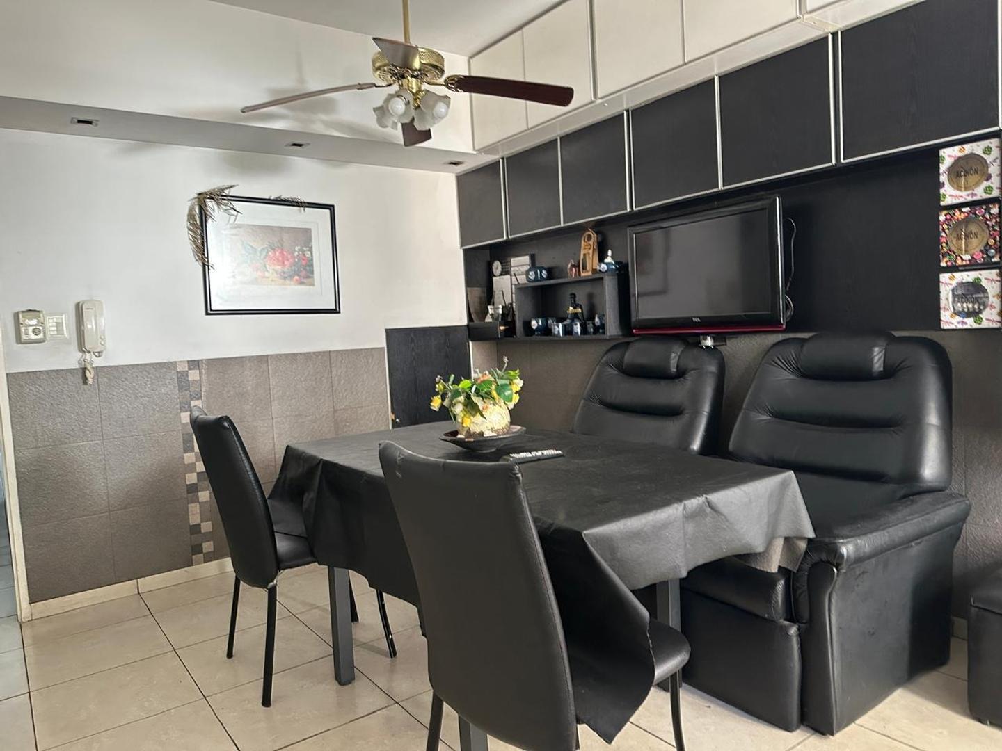 Foto de VENTA TRIPLEX- 5 AMBIENTES, 3 BAÑOS, 1 COCHERA, imagen 3