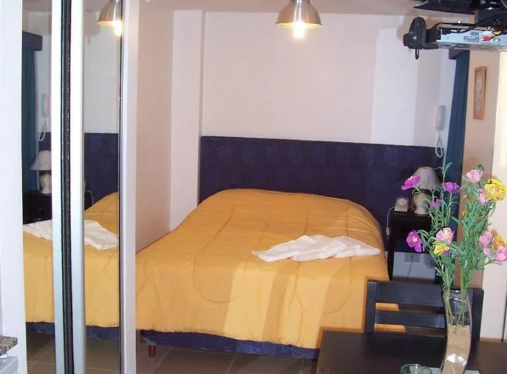 Alquiler Temporario monoambiente matrimonial en Quilmes 2