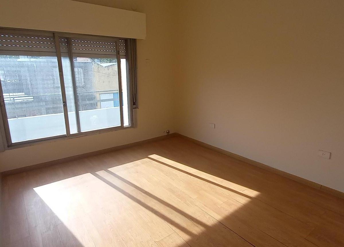 Departamento con Cochera y 3 Dorm. en Venta en Quilmes Oeste 2