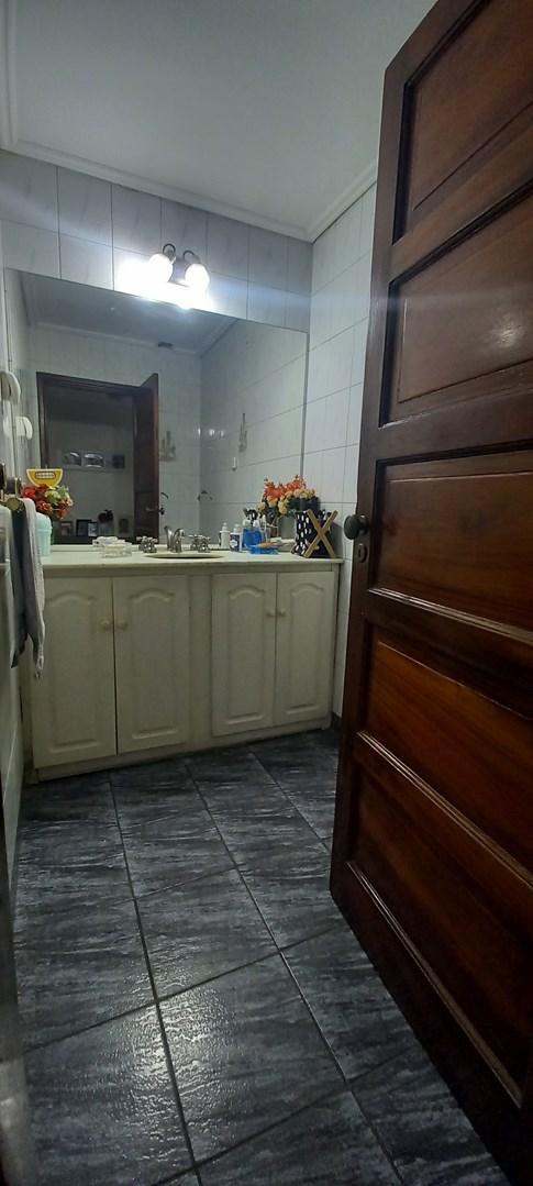 Chalet con 3 Dorm. y Depto en Venta en Don Bosco 2