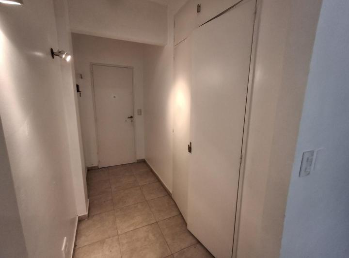 Foto de Amplio departamento de 2 ambientes en venta en Quilmes Centro, imagen 3