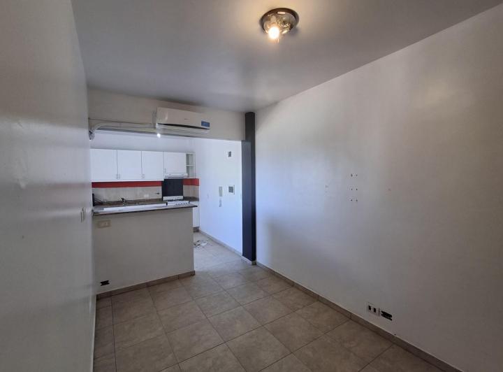 Foto de Amplio departamento de 2 ambientes en venta en Quilmes Centro, imagen 5