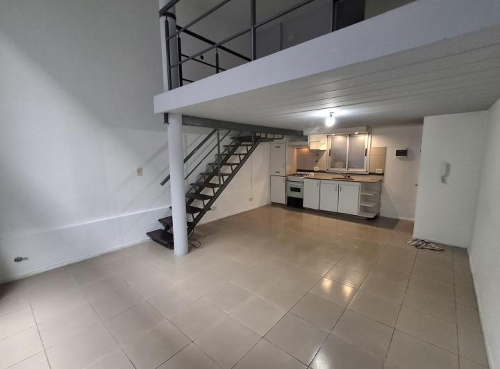 Departamento 2 ambientes con patio y garage en alquiler en Quilmes 1