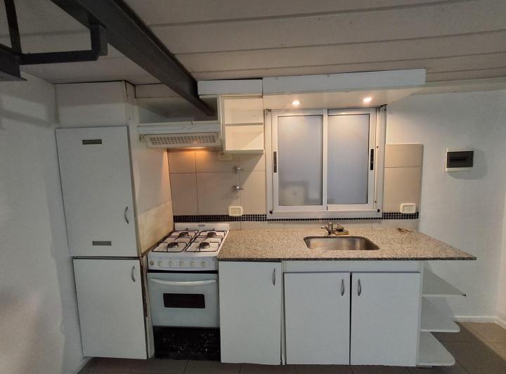 Departamento 2 ambientes con patio y garage en alquiler en Quilmes 3