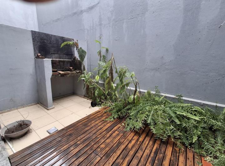 Departamento 2 ambientes con patio y garage en alquiler en Quilmes 4