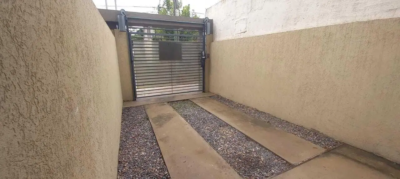 Departamento 2 ambientes con cochera y patio en Alquiler en Villa España, Berazategui 1