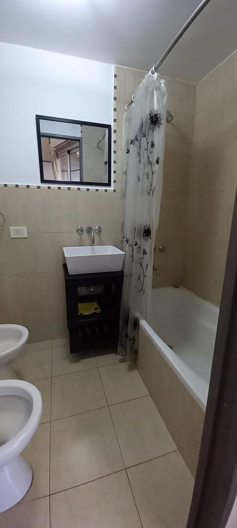 Foto de Departamento Amueblado en alquiler de 2 ambientes con cochera y patio, imagen 4