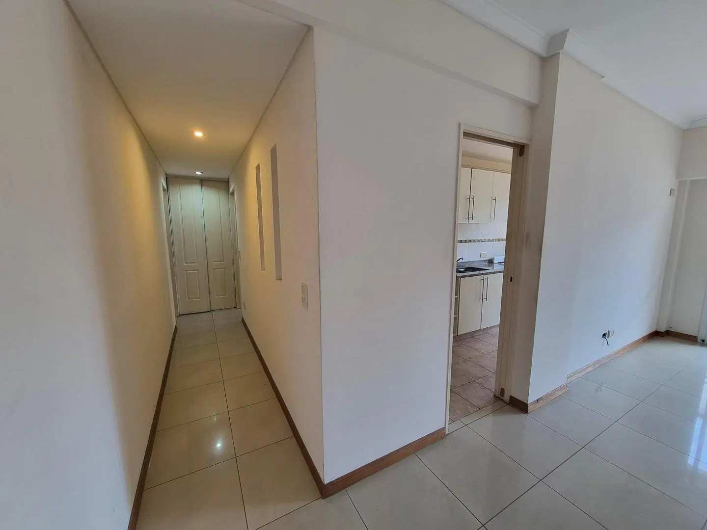 Departamento 2 ambientes con cochera en Alquiler en Quilmes, zona plaza Conesa 8