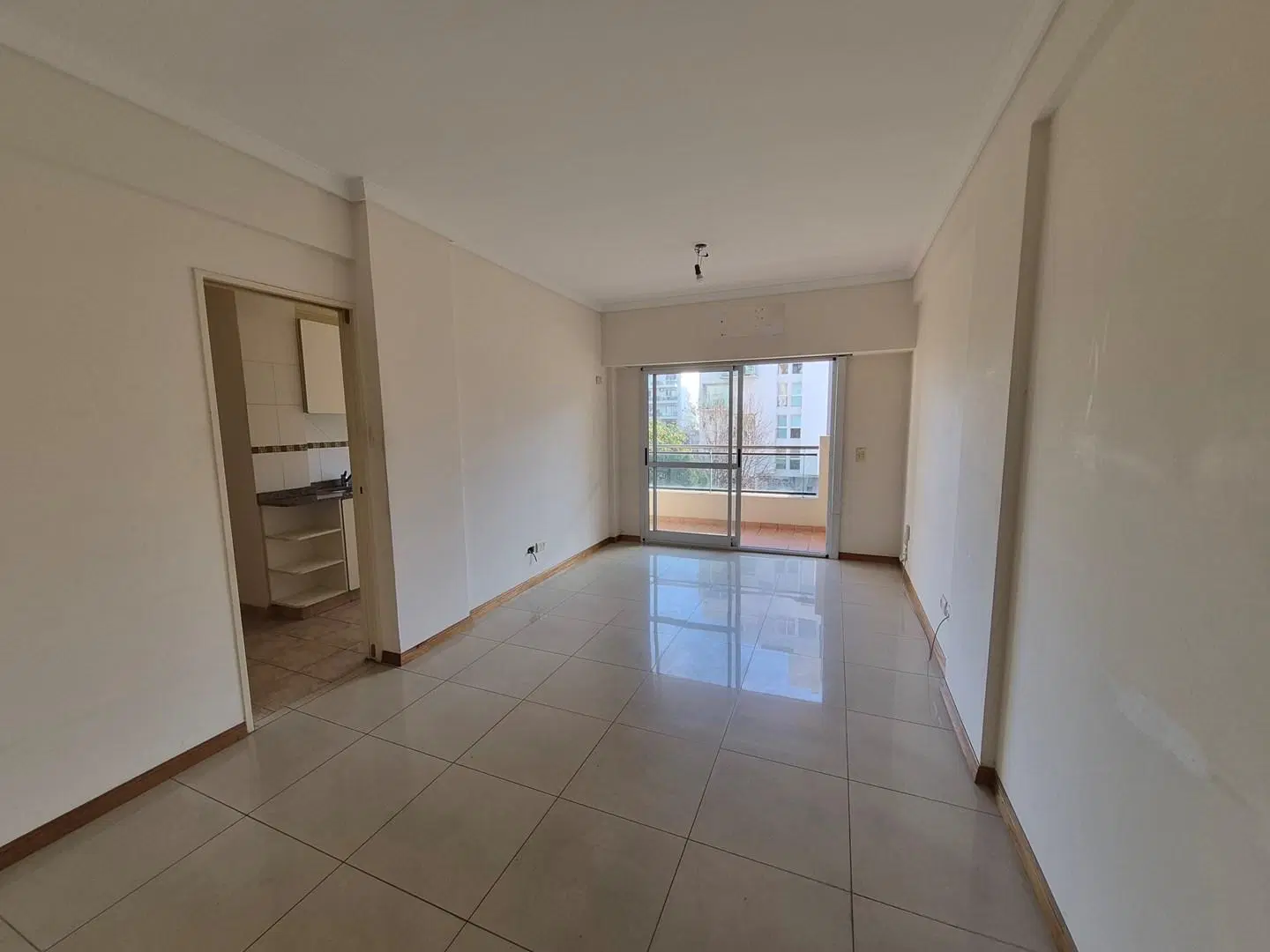 Departamento 2 ambientes con cochera en Alquiler en Quilmes, zona plaza Conesa 4