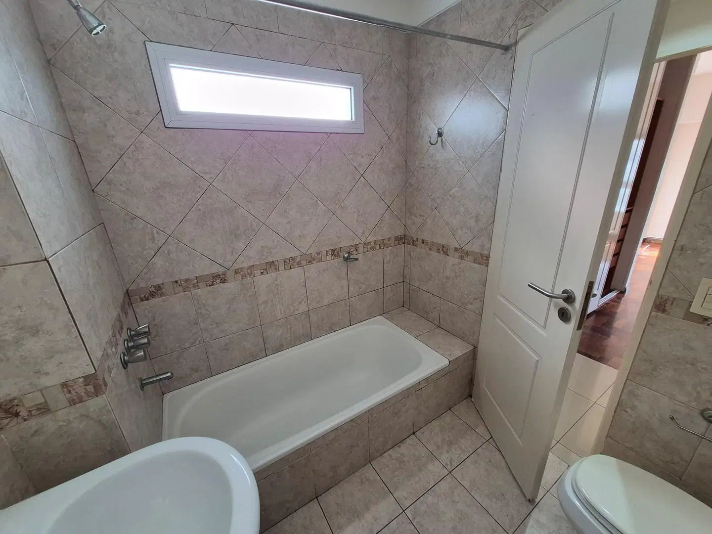Departamento 2 ambientes con cochera en Alquiler en Quilmes, zona plaza Conesa 2