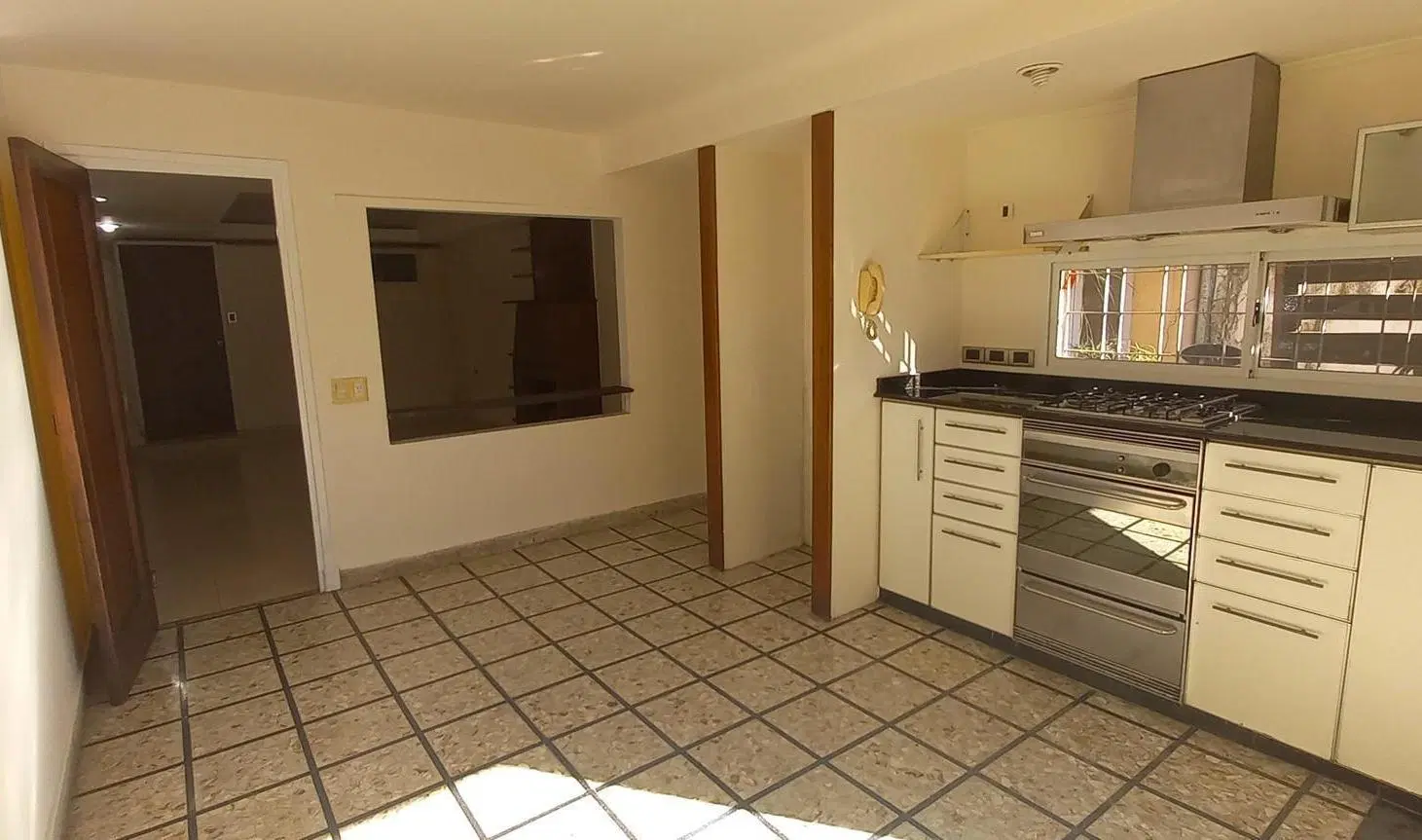 Casa PH en PB con 3 dormitorios en Alquiler en Quilmes Oeste 5