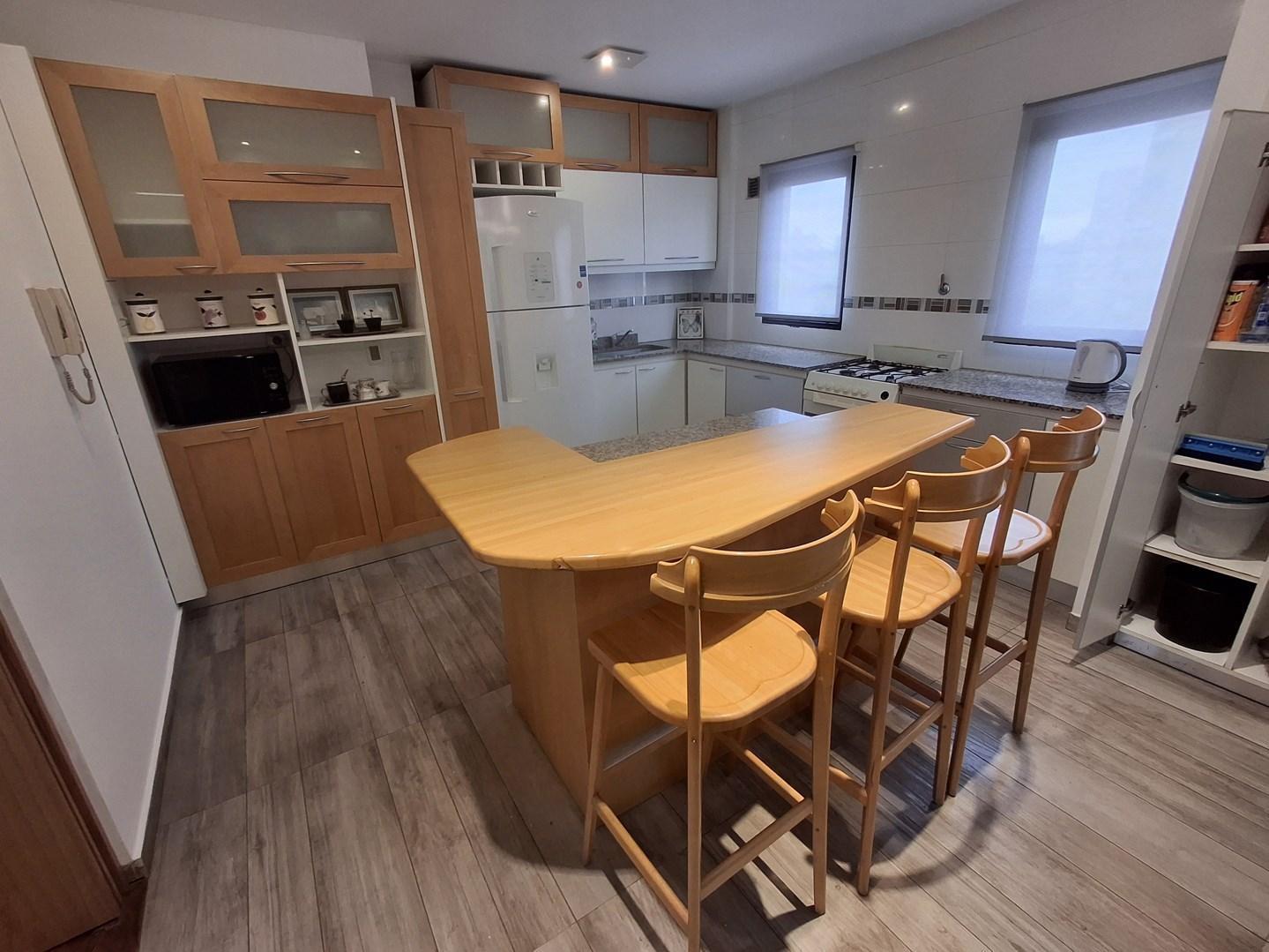 Foto de Departamento Semipiso en Alquiler Amueblado con expensas incluidas en Quilmes, G.B.A. Zona Sur, imagen 3