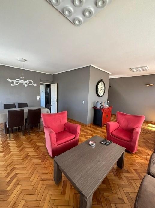 Foto de Venta – Gran piso de 4 ambientes con palier privado, cochera y baulera, imagen 2