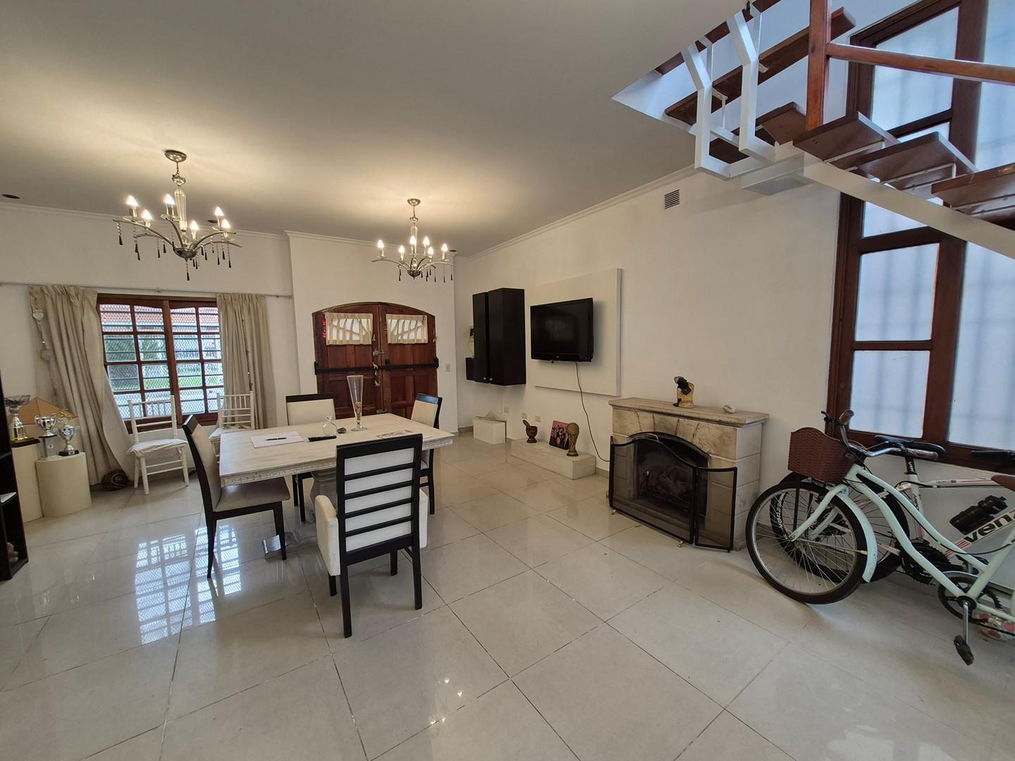 Foto de Casa en venta en excelente entorno con 3 dormitorios – Quilmes, imagen 1