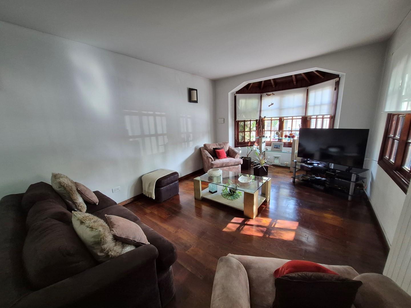 Foto de Casa en venta de estilo tradicional en Quilmes Residencial, imagen 2