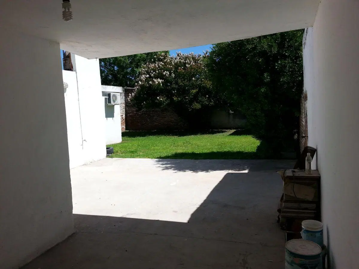 ALQUILO CASA DE 2/3 DORMITORIOS BARRIO PANAMERICANO 3