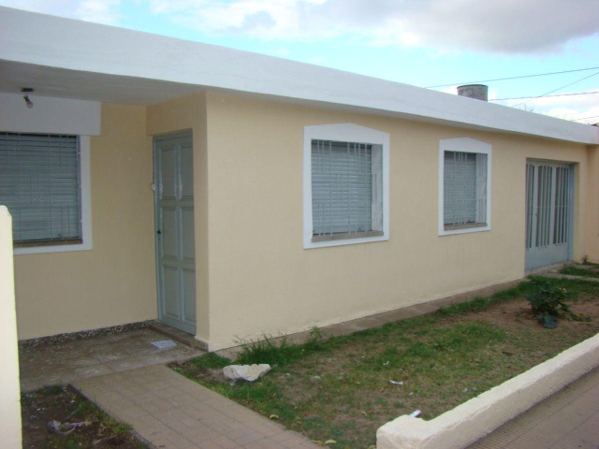Foto de ALQUILO CASA DE 2/3 DORMITORIOS BARRIO PANAMERICANO, imagen 5