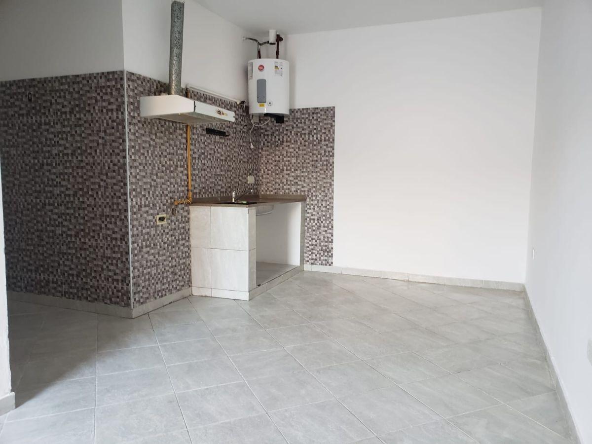 Foto de ALQUILO CASA INTERNA 1 DORM CON COCHERA, imagen 2