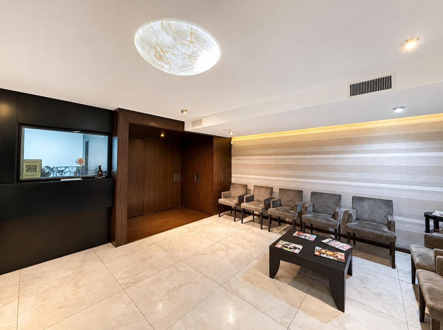 Foto de Oficina corporativa en venta - Reconquista al 600 - Microcentro, imagen 2