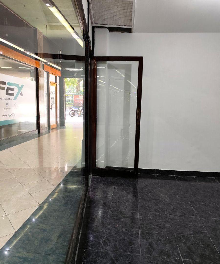 Foto de Alquiler Local comercial en galería, imagen 5