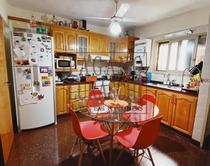 Departamento de 3 dormitorios en venta zona Abasto 4