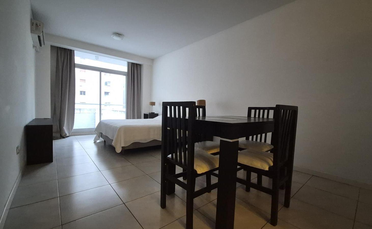 Foto de Amplio monoambiente, balcón, Pileta. Excelente ubicación, imagen 3