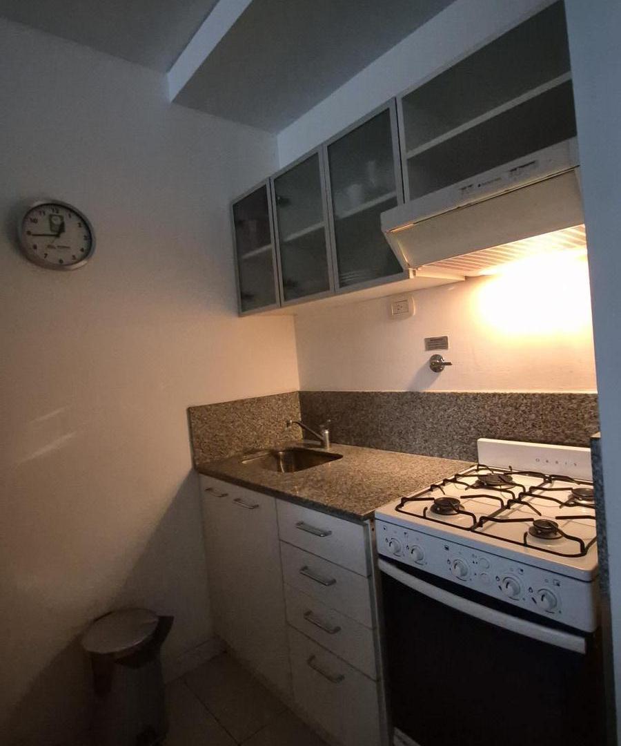Foto de Amplio monoambiente, balcón, Pileta. Excelente ubicación, imagen 5