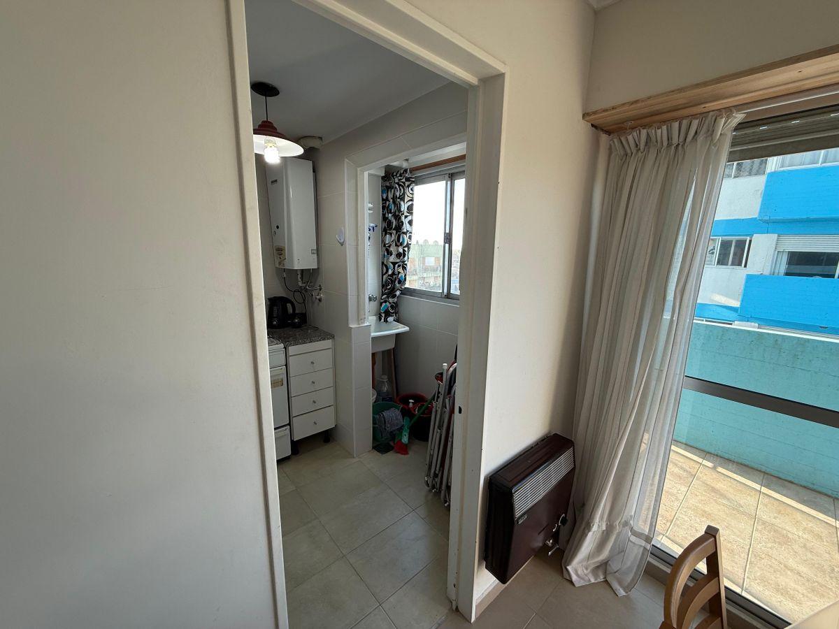 Foto de En Venta departamento de 3 Ambientes reciclado a nuevo c/cochera, imagen 2