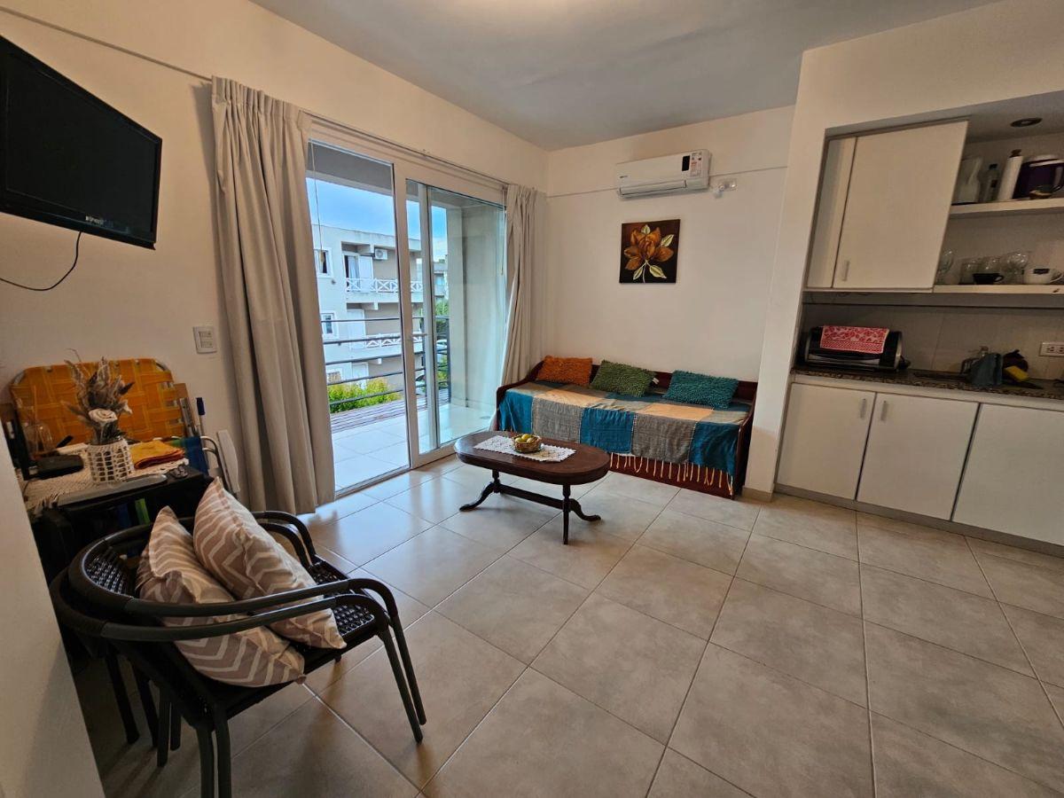Foto de Alquiler Departamento 2 Ambientes temporada 2027 c/cochera y Parrilla, imagen 3