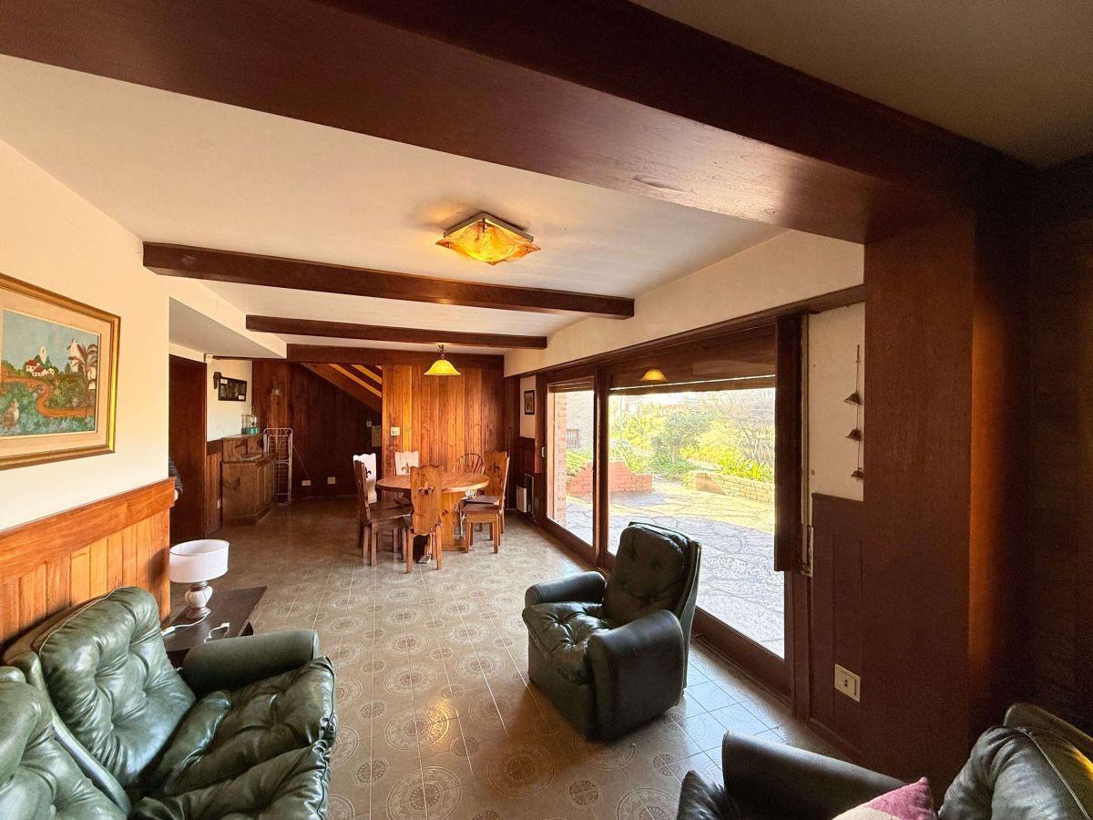 Foto de Chalet en venta c/ cochera en Zona Centro, imagen 4