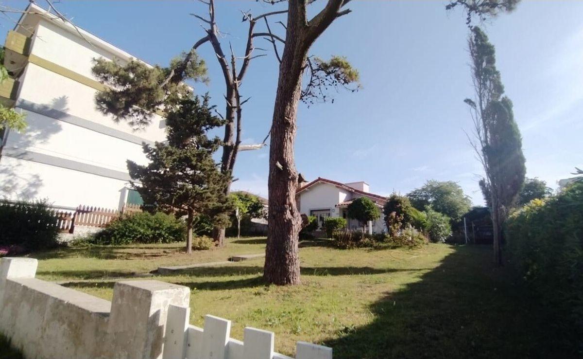 Foto de Chalet en venta c/ cochera en Zona Sur, imagen 1