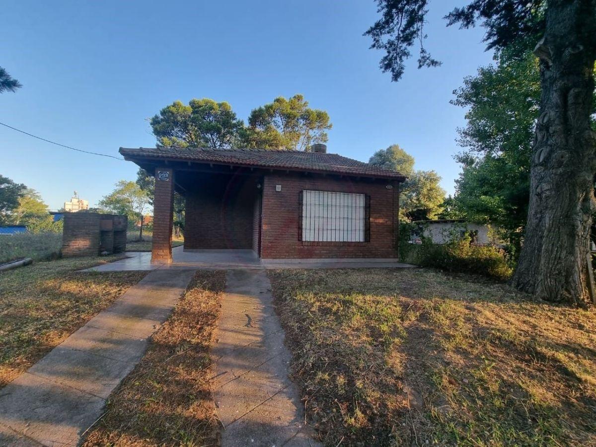 Foto de Chalet en venta de 3 dormitorios c/ cochera en Zona Sur, imagen 4