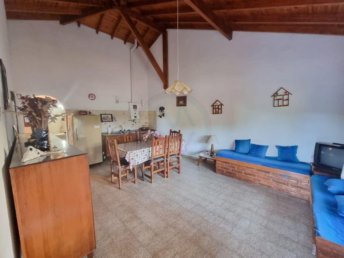 Foto de Chalet en venta de 3 dormitorios c/ cochera en Zona Sur, imagen 2