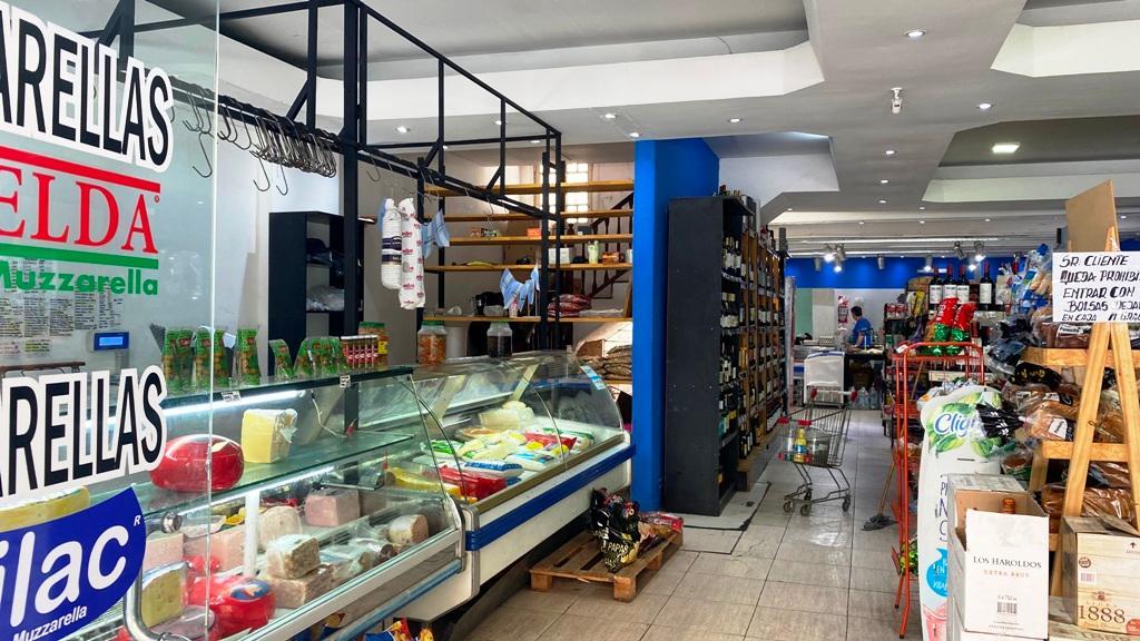Foto de OPORTUNIDAD, con Financiacion, LOCAL (Apto gastronomico) + Depto 5 Amb, imagen 2