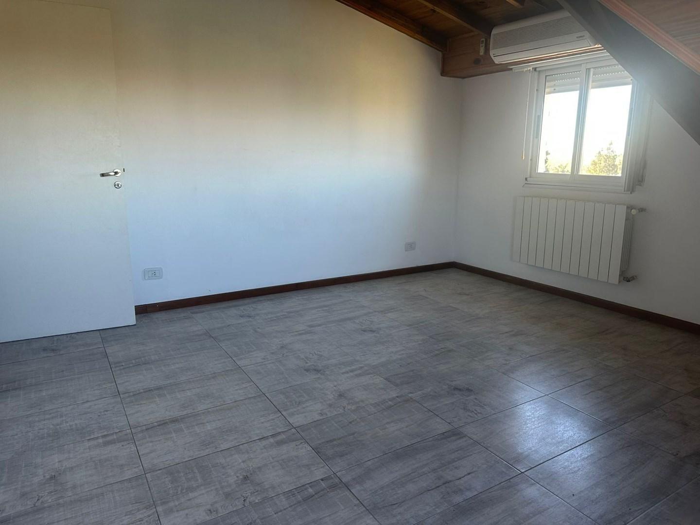 Foto de Departamento Dúplex en Alquiler en Santa Barbara, Tigre, G.B.A. Zona, imagen 4