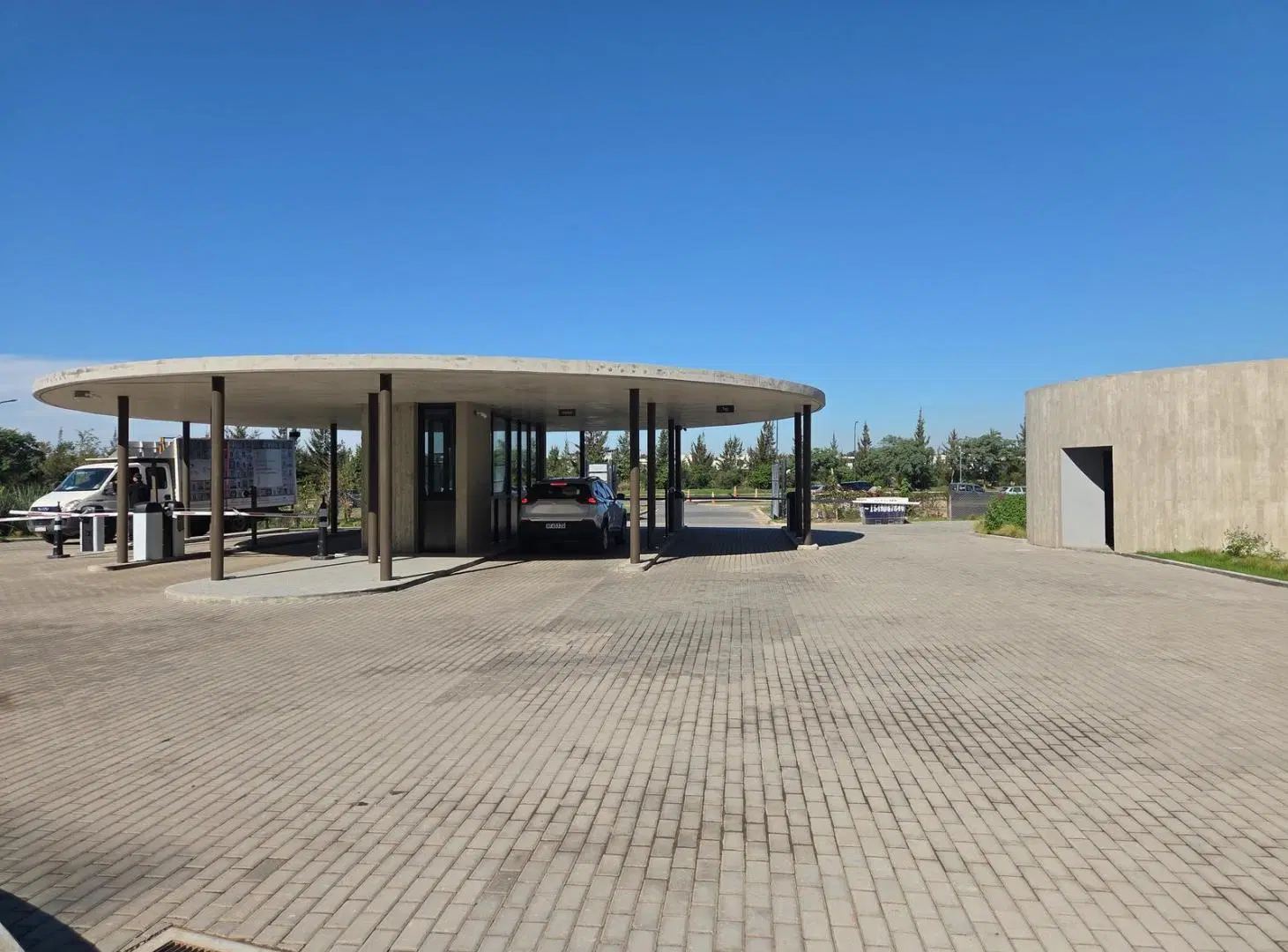 Departamento en Venta  3 Ambientes con Escritorio y 2 Cocheras 2